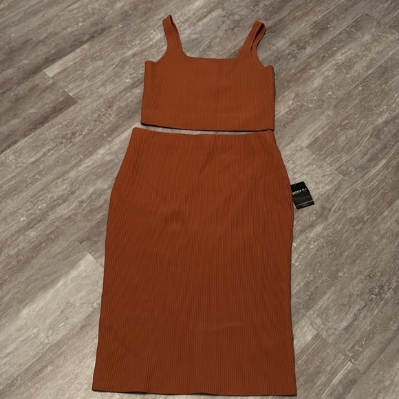 Ribbed skirt and tank top set - Picture 2 of 6